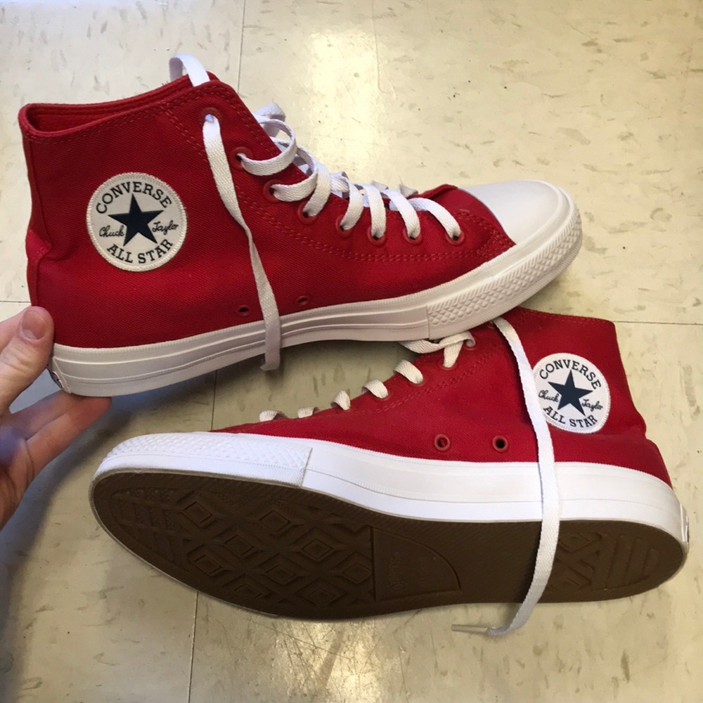 RED CONVERSE